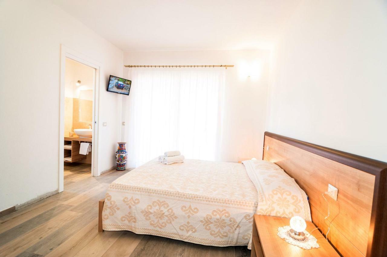 Molarotto Camere Con Angolo Cottura 圣特奥多罗 外观 照片